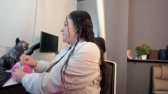 Danna piink  online show from 03/27/26, 11:10