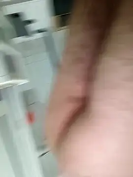 Snapshot of OffshoreCenterline3 chatting on 10/23/25, 12:10 OffshoreCenterline3 online show from 10/23/25, 12:10