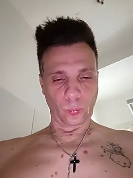 Snapshot of OffshoreCenterline3 chatting on 10/31/25, 12:28 OffshoreCenterline3 online show from 10/31/25, 12:28