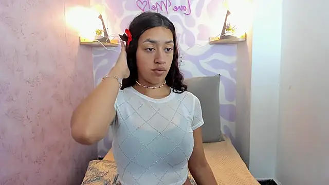 Snapshot of mia_scarlett7 chatting on 05/23/26, 01:37 mia scarlett7 online show from 05/23/26, 01:37
