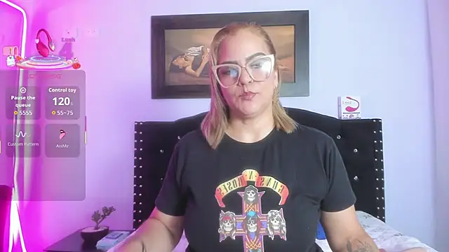 elena vega online show from 10/24/25, 02:19