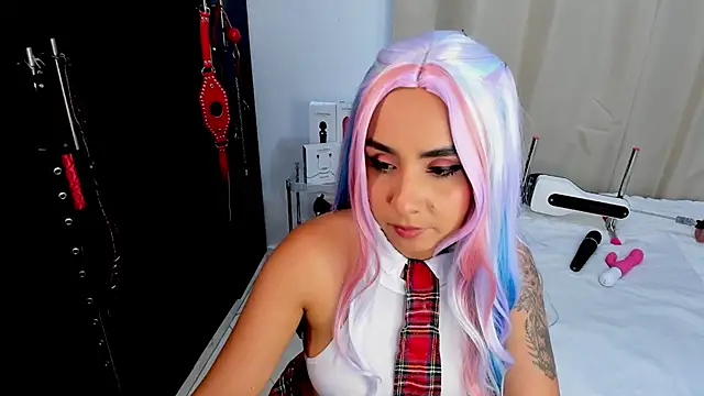 Emilyvalk  online show from 02/21/26, 09:16