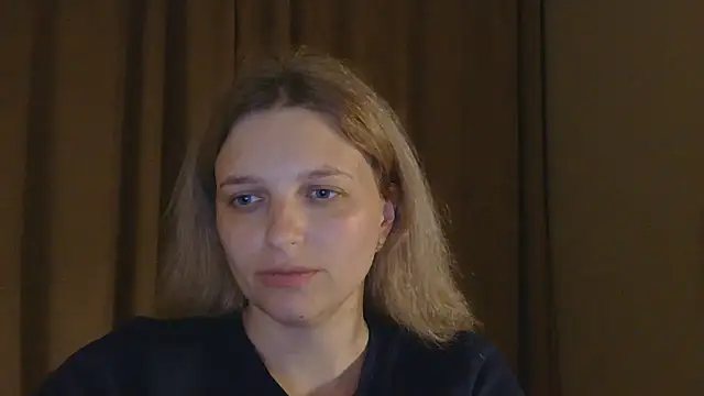 Snapshot of ElisSky301 chatting on 05/18/26, 07:52 ElisSky301 online show from 05/18/26, 07:52