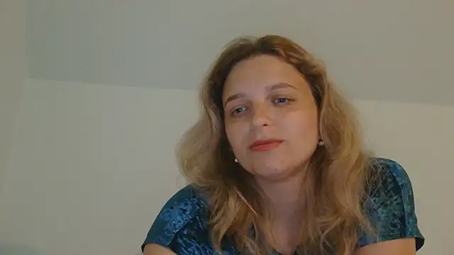 Snapshot of ElisSky301 chatting on 05/30/26, 08:39 ElisSky301 online show from 05/30/26, 08:39