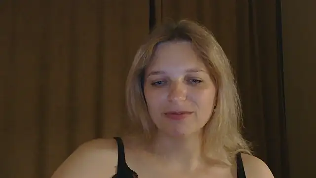 Snapshot of ElisSky301 chatting on 06/05/26, 09:42 ElisSky301 online show from 06/05/26, 09:42
