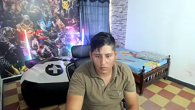 Snapshot of maiker_lozano_ chatting on 10/23/25, 05:55 maiker lozano online show from 10/23/25, 05:55