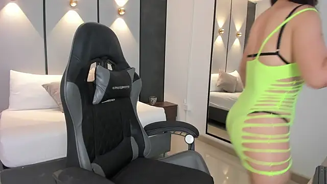 mia collins96 online show from 03/01/26, 02:24