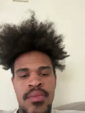 Snapshot of Mrmakeherwet_Tez chatting on 02/04/26, 10:47 Mrmakeherwet Tez online show from 02/04/26, 10:47