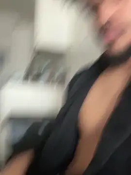 Snapshot of Mrmakeherwet_Tez chatting on 02/23/26, 12:09 Mrmakeherwet Tez online show from 02/23/26, 12:09