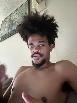 Snapshot of Mrmakeherwet_Tez chatting on 02/23/26, 04:15 Mrmakeherwet Tez online show from 02/23/26, 04:15