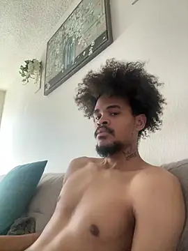 Snapshot of Mrmakeherwet_Tez chatting on 02/27/26, 04:51 Mrmakeherwet Tez online show from 02/27/26, 04:51