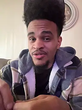 Snapshot of Mrmakeherwet_Tez chatting on 03/04/26, 09:32 Mrmakeherwet Tez online show from 03/04/26, 09:32