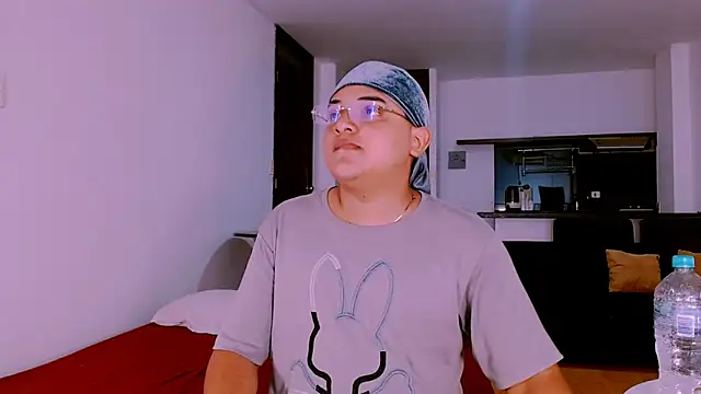 Snapshot of Santo_Pecado_ chatting on 10/25/25, 12:45 Santo Pecado  online show from 10/25/25, 12:45