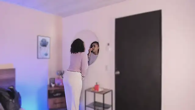 YariRose online show from 11/29/25, 01:58