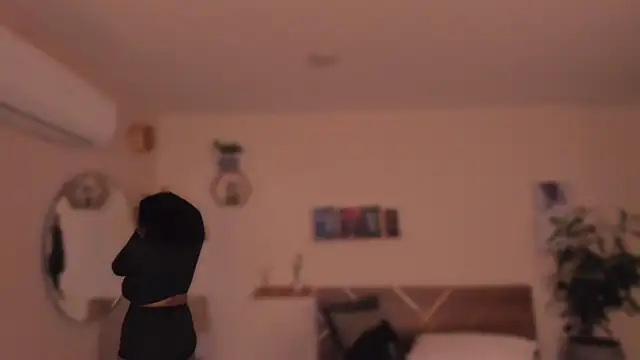 YariRose online show from 02/12/26, 02:01