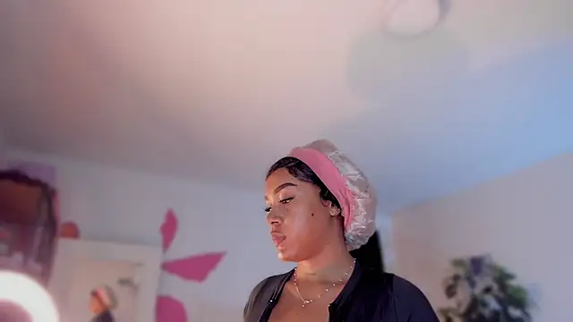 YariRose online show from 05/28/26, 02:36