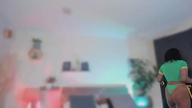 YariRose online show from 06/15/26, 03:47