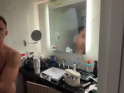 Snapshot of bobbyatx chatting on 10/27/25, 12:26 bobbyatx online show from 10/27/25, 12:26