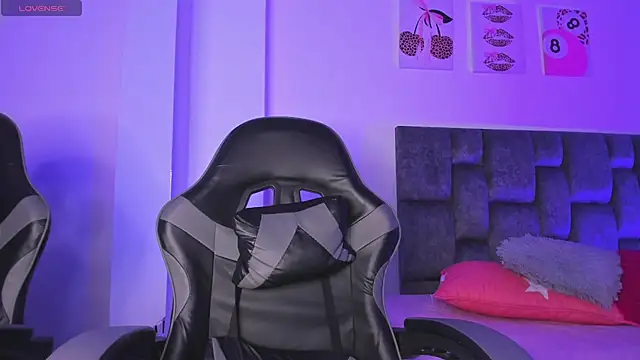 kittymonroe1 online show from 04/25/26, 06:27