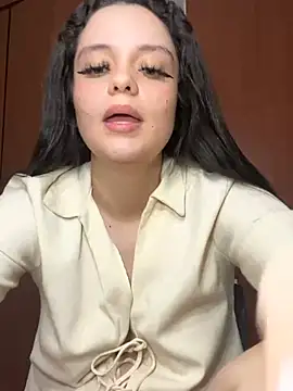 Selena Roa online show from 03/07/26, 02:25