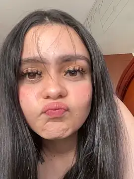 Selena Roa online show from 04/19/26, 06:32