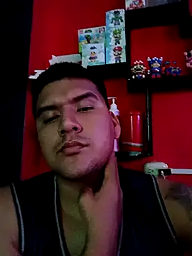 Snapshot of santi025 chatting on 10/21/25, 02:01 santi025 online show from 10/21/25, 02:01