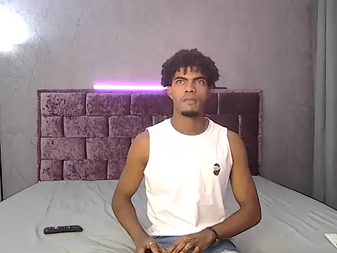 richardd2212 online show from 06/13/26, 01:31