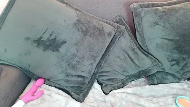 mia roux1 online show from 04/05/26, 07:22