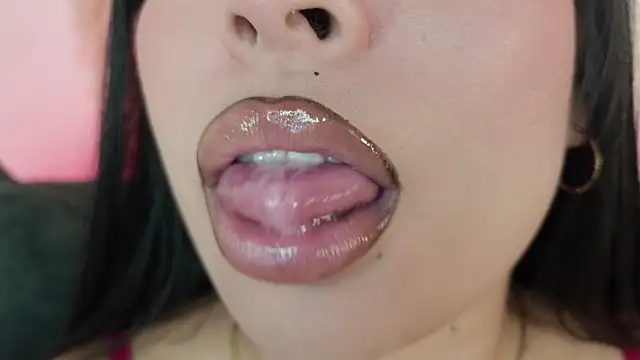 mia roux1 online show from 07/01/26, 11:26