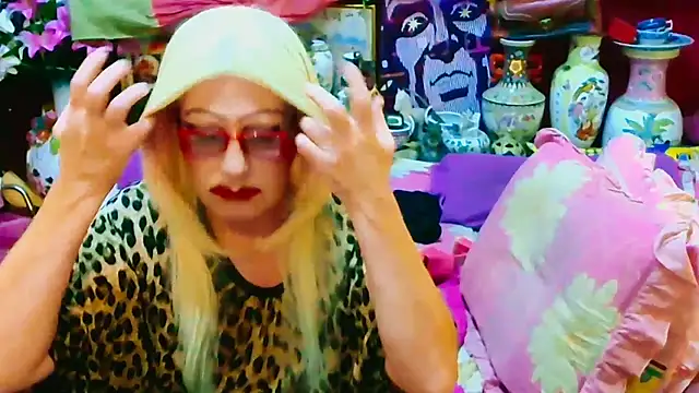 Snapshot of horni4luv chatting on 11/22/25, 11:26 horni4luv online show from 11/22/25, 11:26