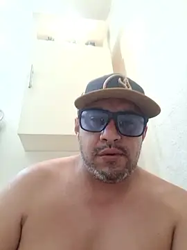 Snapshot of Manu2412 chatting on 10/27/25, 05:22 Manu2412 online show from 10/27/25, 05:22