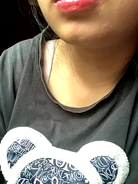 Snapshot of Miuu-Miuu chatting on 10/21/25, 08:59 Miuu-Miuu online show from 10/21/25, 08:59