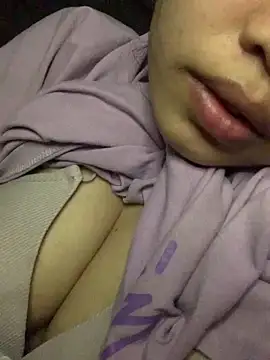 Miuu-Miuu online show from 11/18/25, 04:55