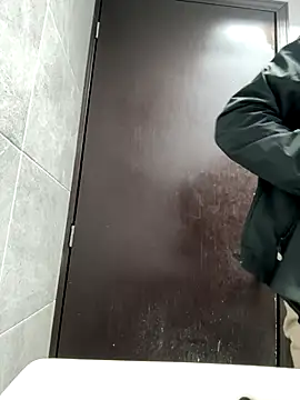 Snapshot of VERGALARGA120 chatting on 12/14/25, 12:49 VERGALARGA120 online show from 12/14/25, 12:49