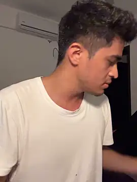 Snapshot of VERGALARGA120 chatting on 12/15/25, 05:44 VERGALARGA120 online show from 12/15/25, 05:44