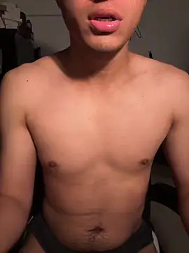 Snapshot of VERGALARGA120 chatting on 12/19/25, 12:39 VERGALARGA120 online show from 12/19/25, 12:39