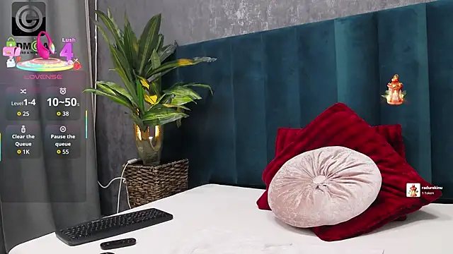 Roxie Anne online show from 01/14/26, 06:19