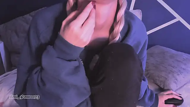 soni ponwoo online show from 04/26/26, 07:17