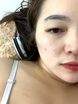 helo-kitty online show from 10/31/25, 08:48