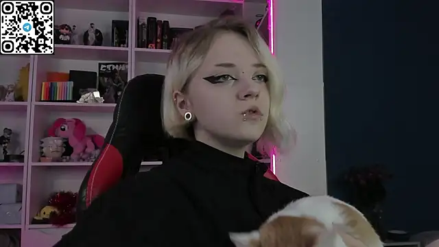 Holy Mistress S online show from 02/17/26, 09:39