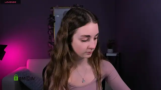 Snapshot of alisabliss chatting on 12/17/25, 08:15 alisabliss online show from 12/17/25, 08:15