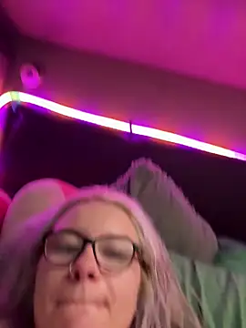 lostinherwonderland online show from 10/29/25, 07:43