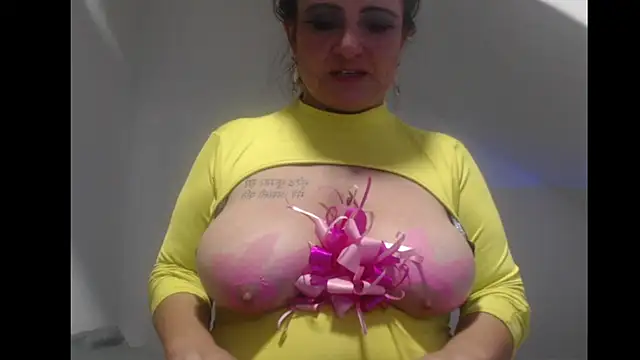 Debora Cienfuegos25 online show from 02/03/26, 03:26