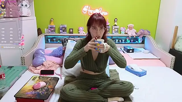  HeraLuna  online show from 02/23/26, 09:23