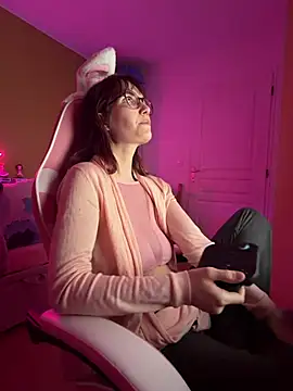  HeraLuna  online show from 04/21/26, 08:44