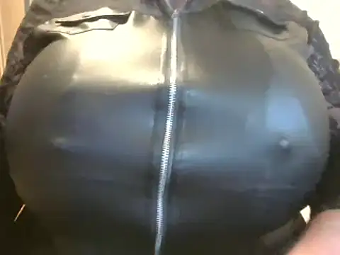 Snapshot of guywithboobs chatting on 03/17/26, 05:44 guywithboobs online show from 03/17/26, 05:44