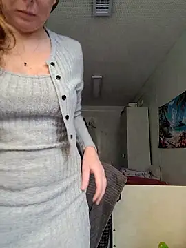 JeniJansi online show from 10/24/25, 12:01