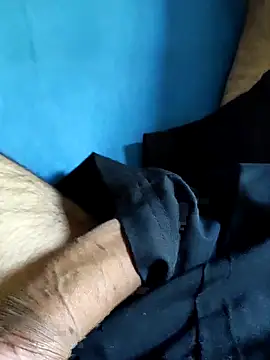 Snapshot of frajola-rs chatting on 10/24/25, 02:24 frajola-rs online show from 10/24/25, 02:24