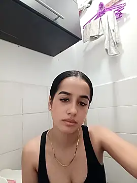 Snapshot of BabyCaramel18 chatting on 10/30/25, 11:16 BabyCaramel18 online show from 10/30/25, 11:16