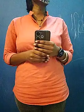 Rinki hoty online show from 10/25/25, 07:05